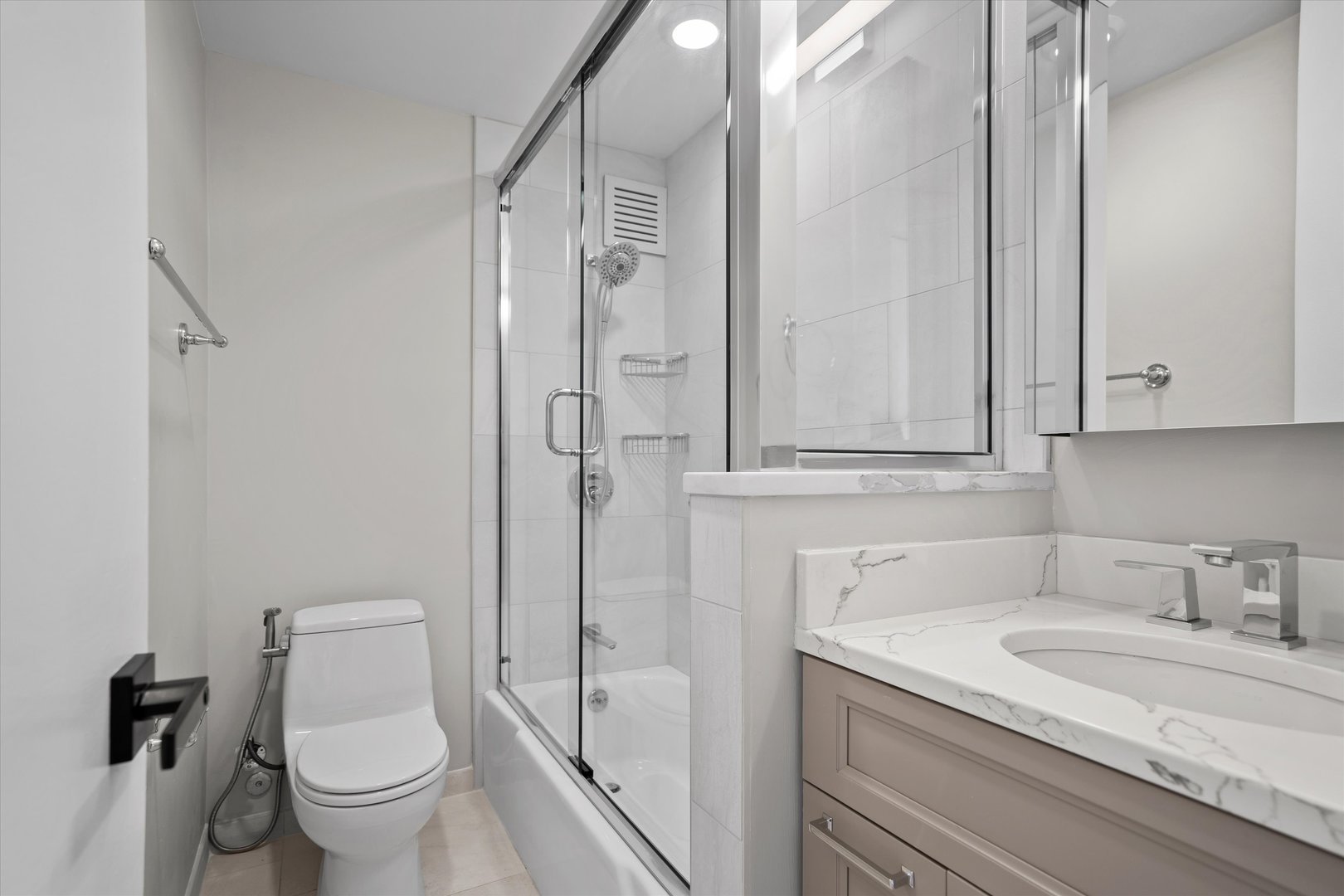 1110 N Lake Shore Drive Unit: 5N