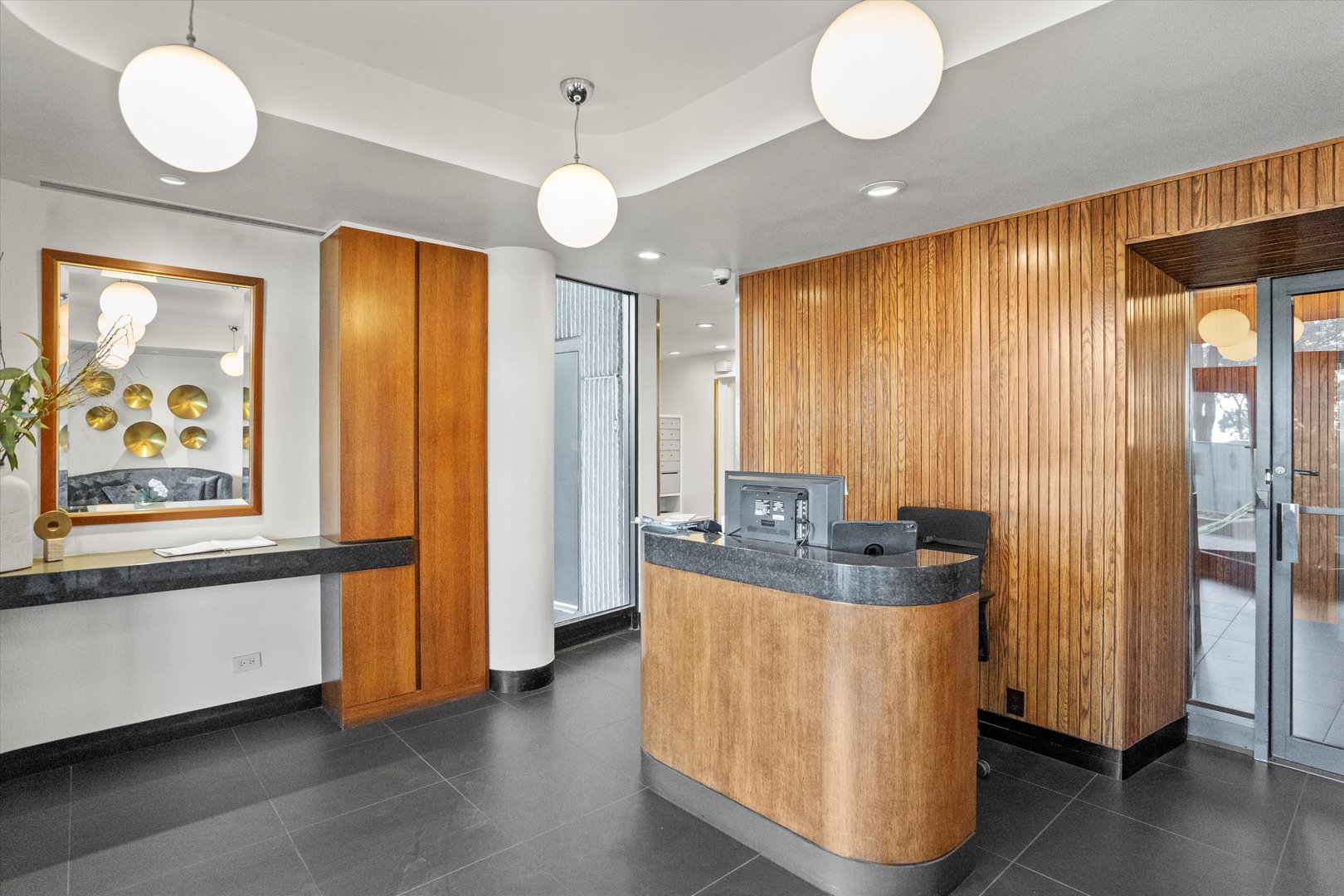 1110 N Lake Shore Drive Unit: 5N