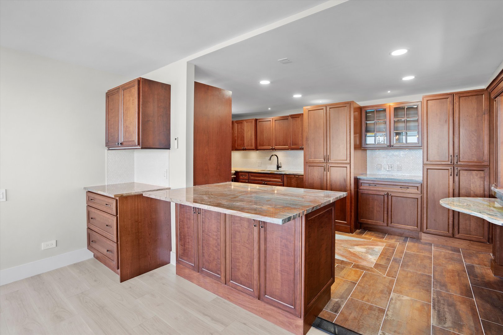 1110 N Lake Shore Drive Unit: 5N