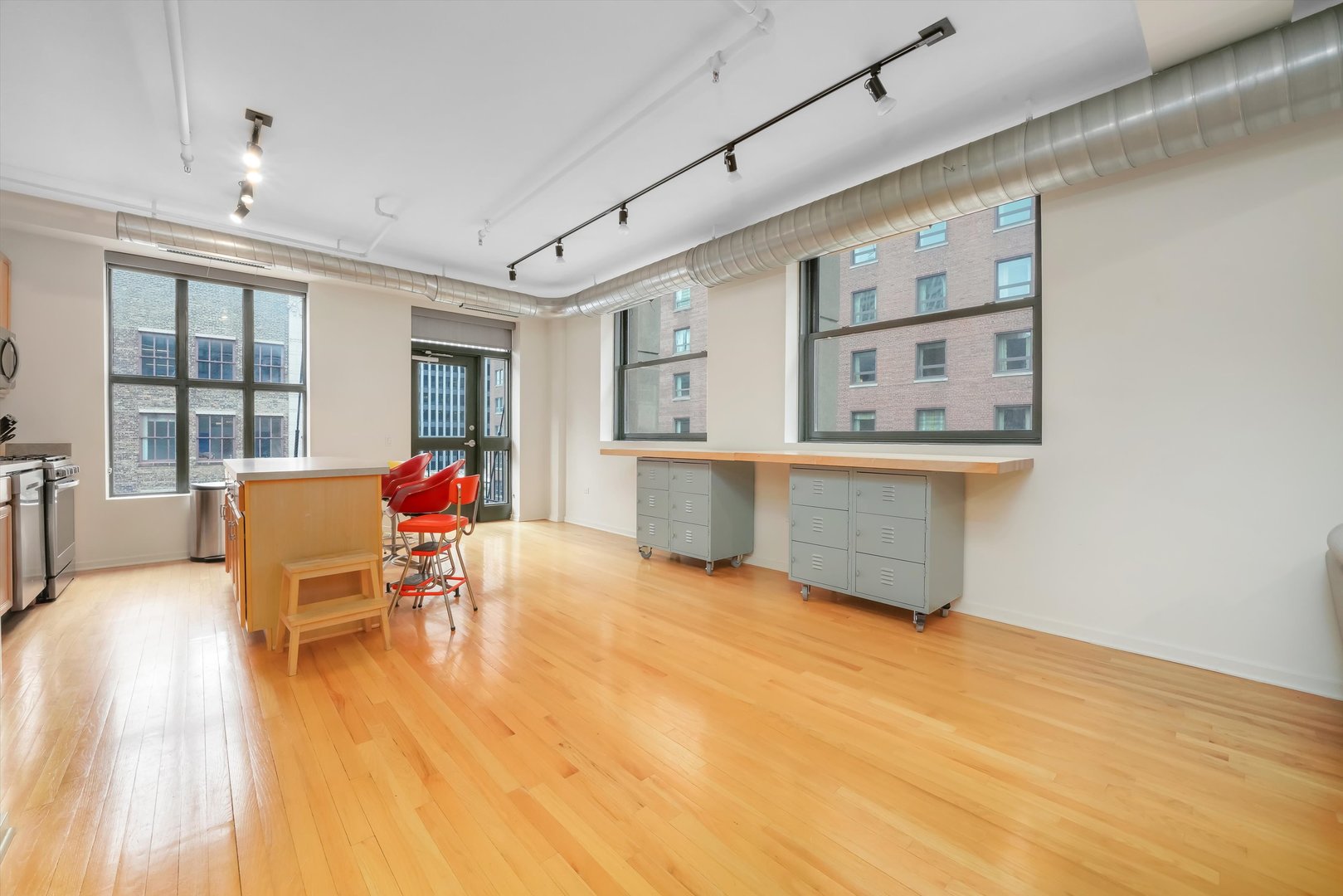 6 E Monroe Street Unit: 1503