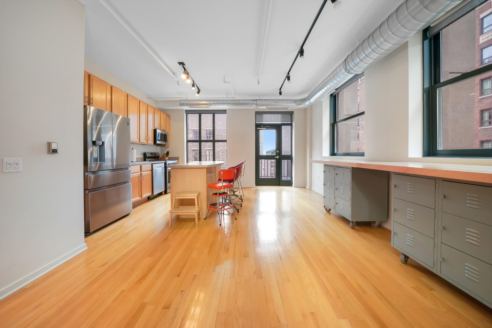 6 E Monroe Street Unit: 1503