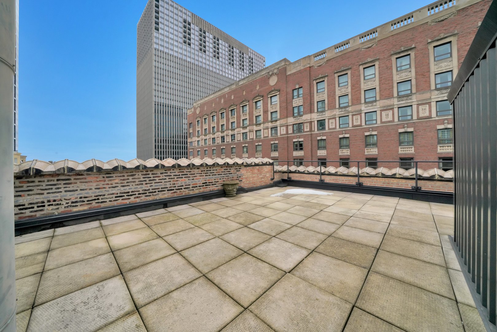 6 E Monroe Street Unit: 1503