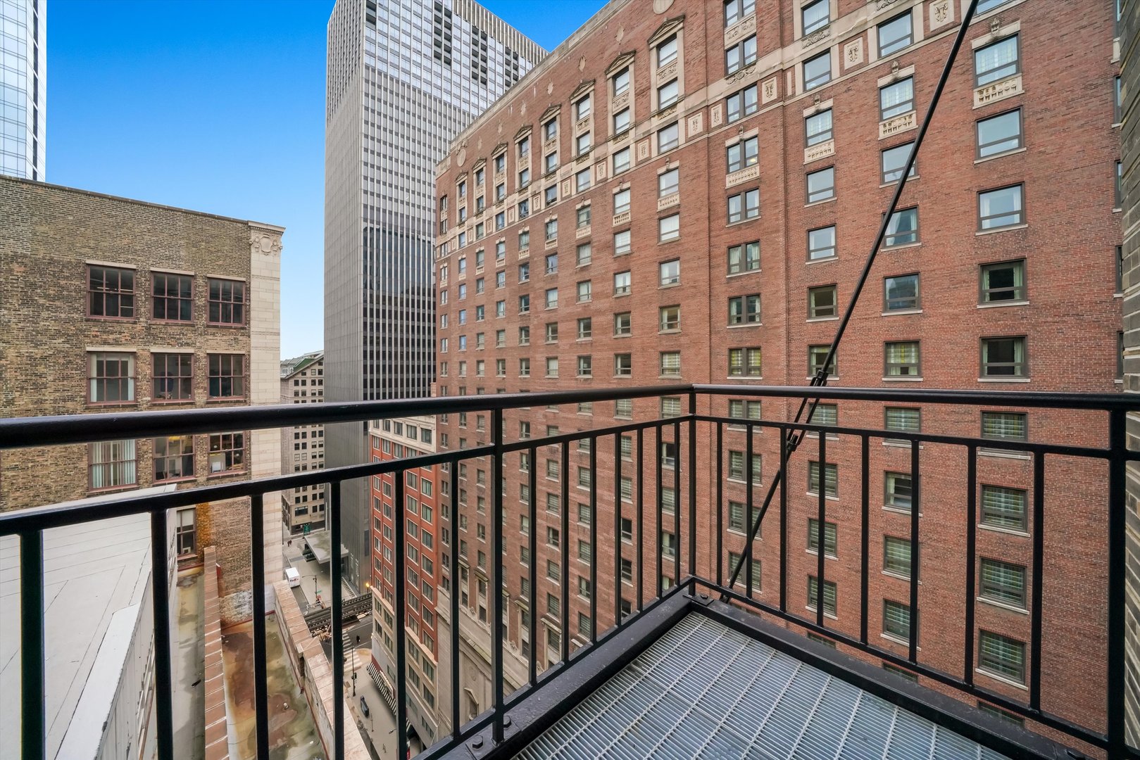 6 E Monroe Street Unit: 1503