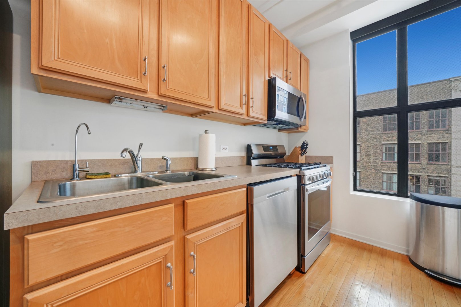 6 E Monroe Street Unit: 1503