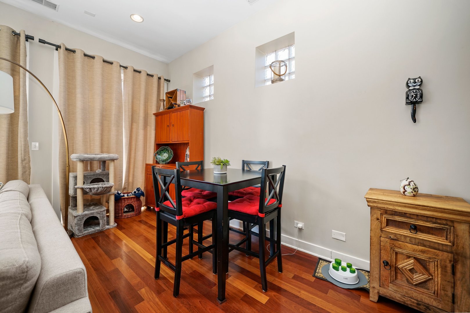 2706 W Armitage Avenue Unit: 1