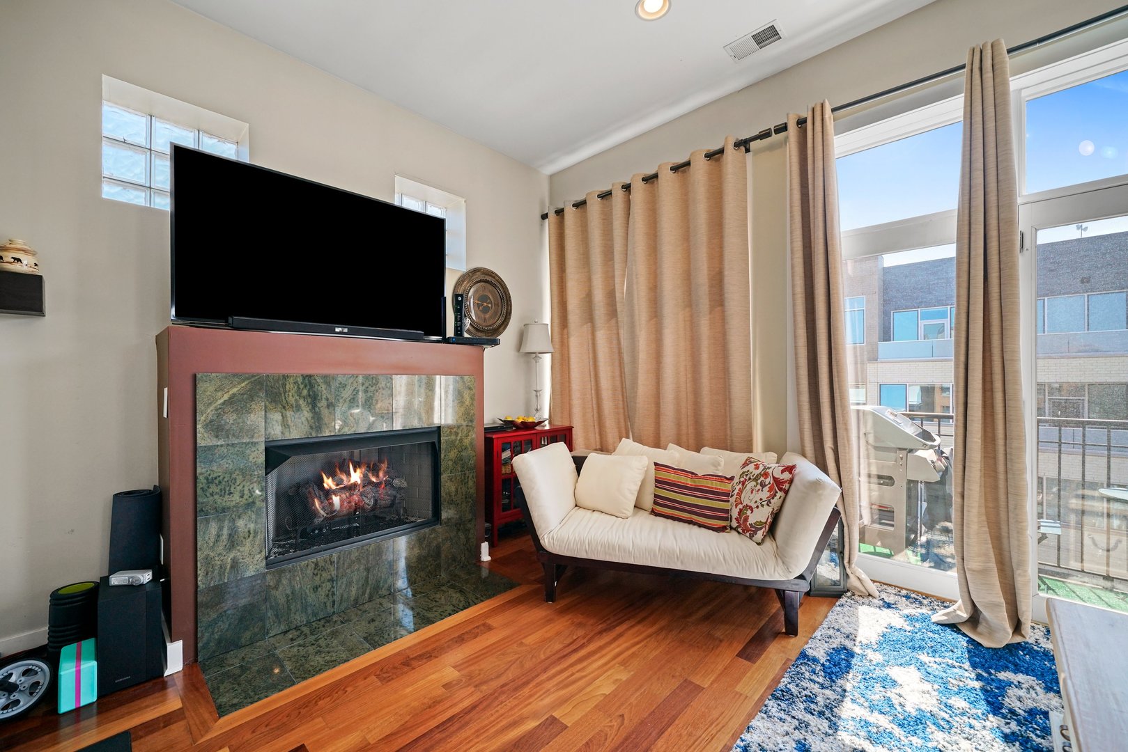 2706 W Armitage Avenue Unit: 1