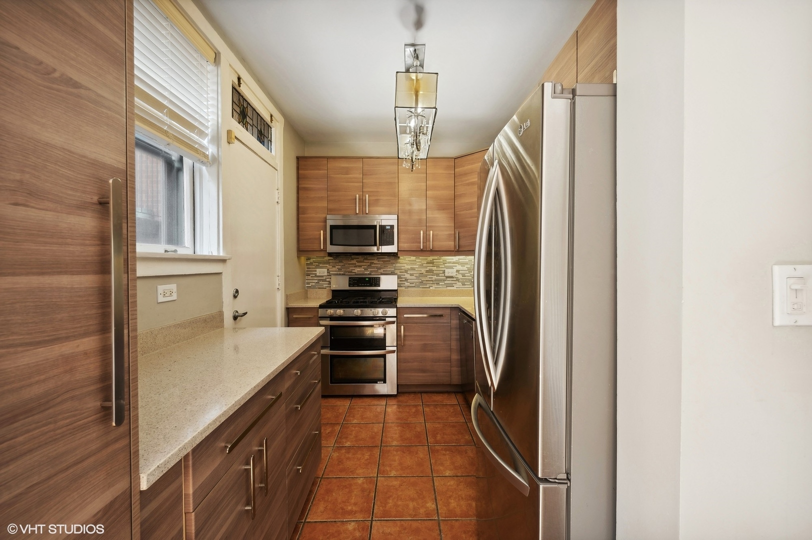 653 W Melrose Street Unit: 1S