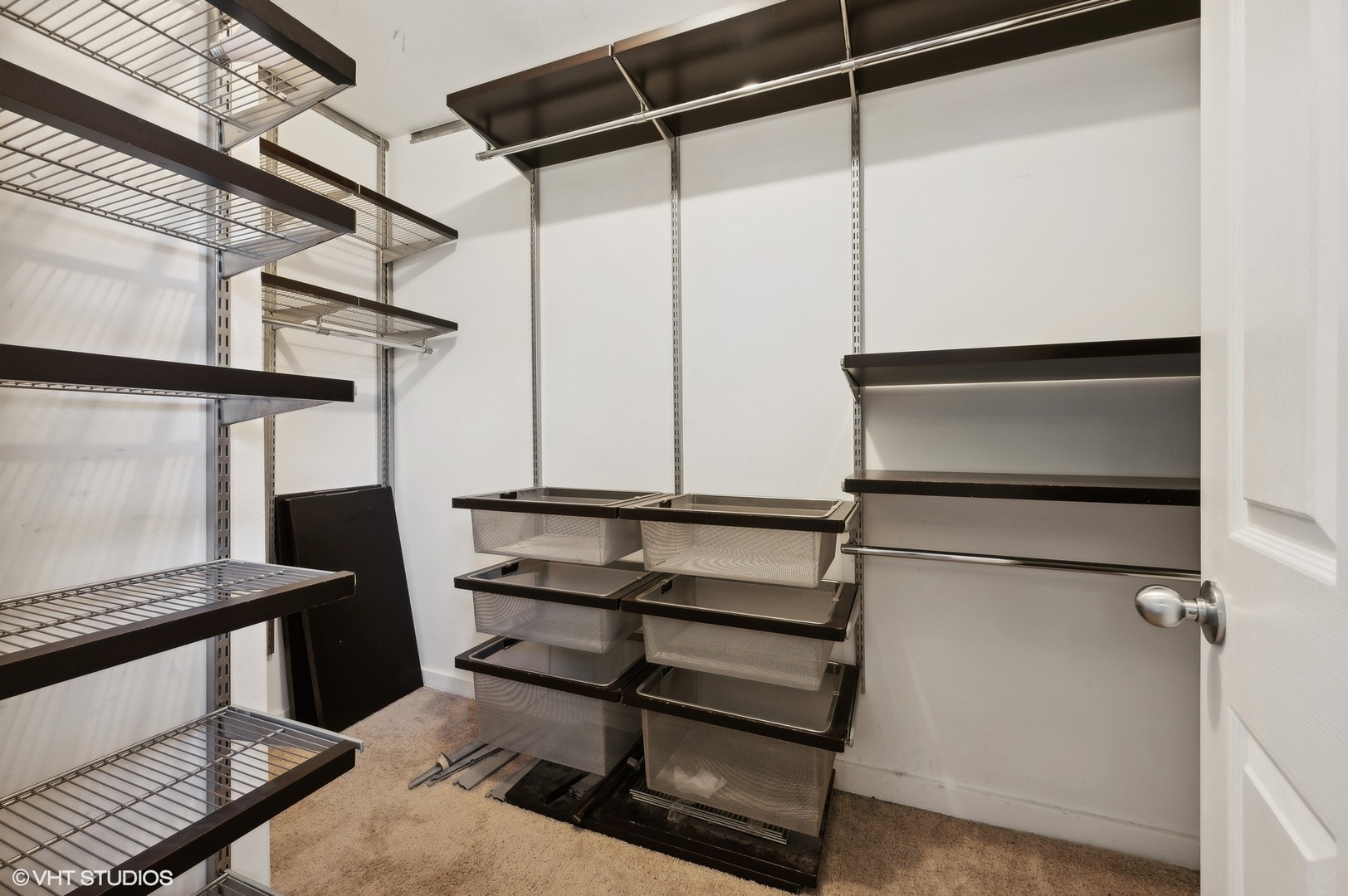 653 W Melrose Street Unit: 1S