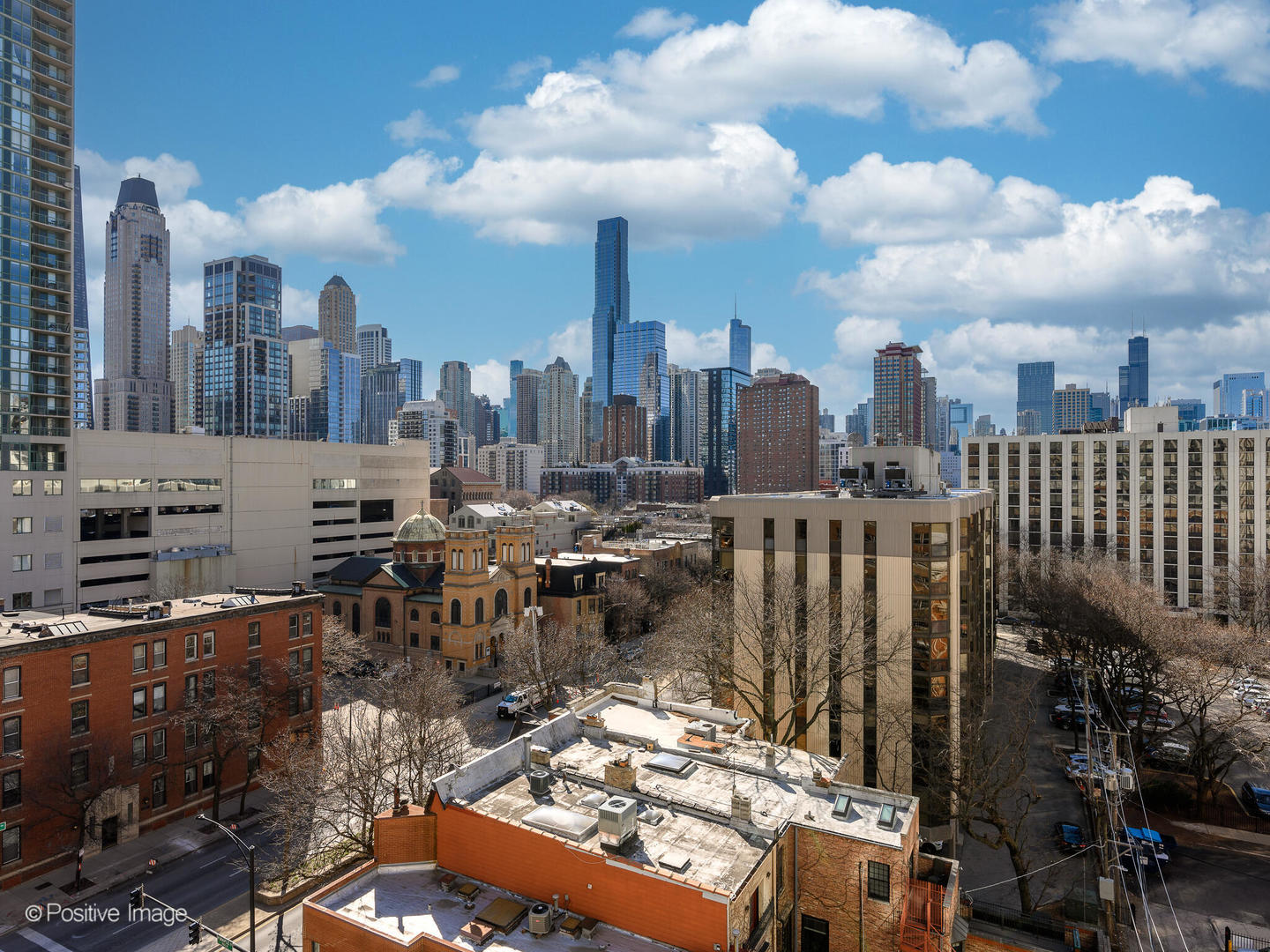 1100 N La Salle Drive Unit: 704