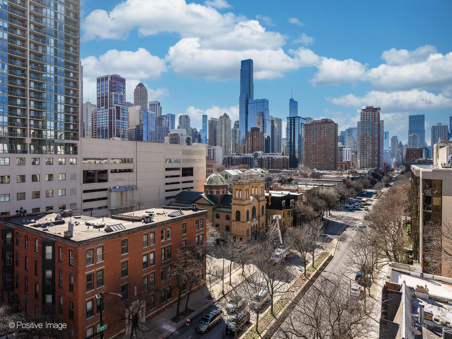 1100 N La Salle Drive Unit: 704