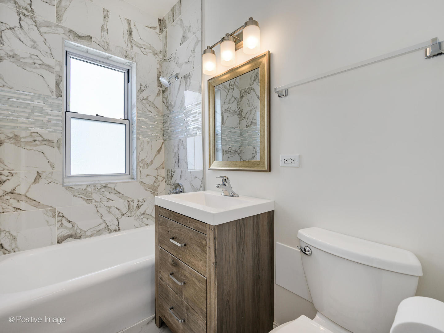 1100 N La Salle Drive Unit: 704