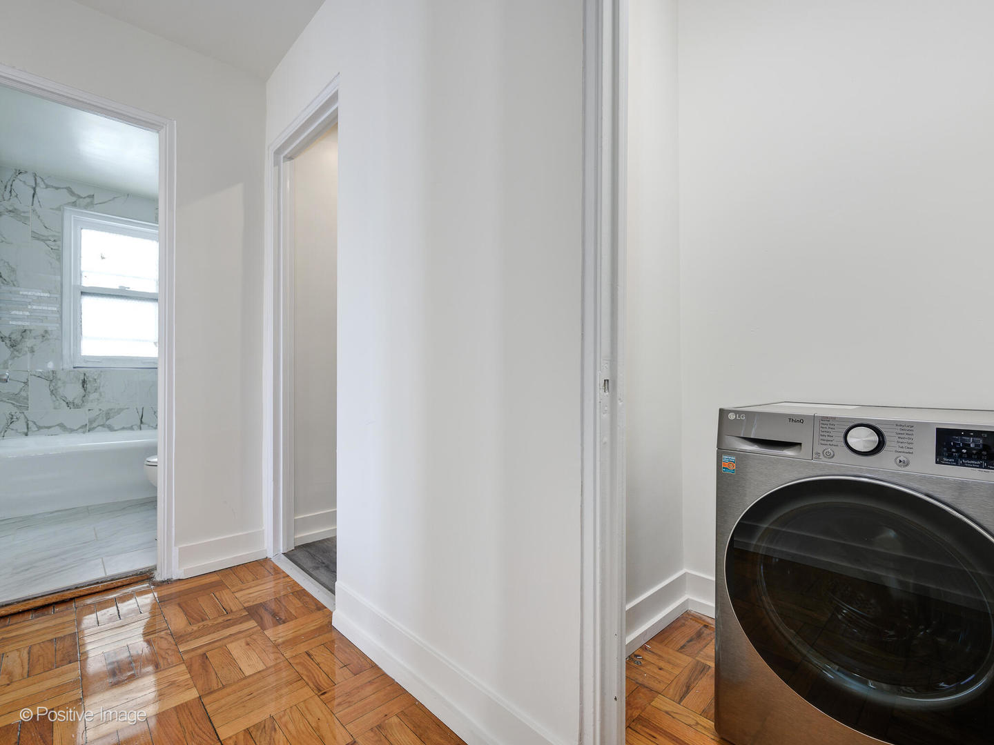 1100 N La Salle Drive Unit: 704