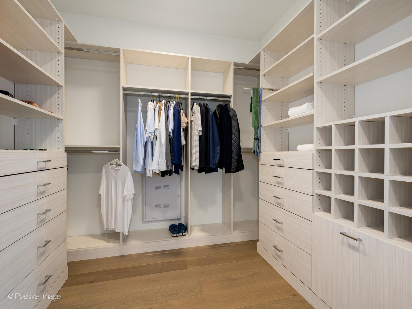 363 E Wacker Drive Unit: 4203