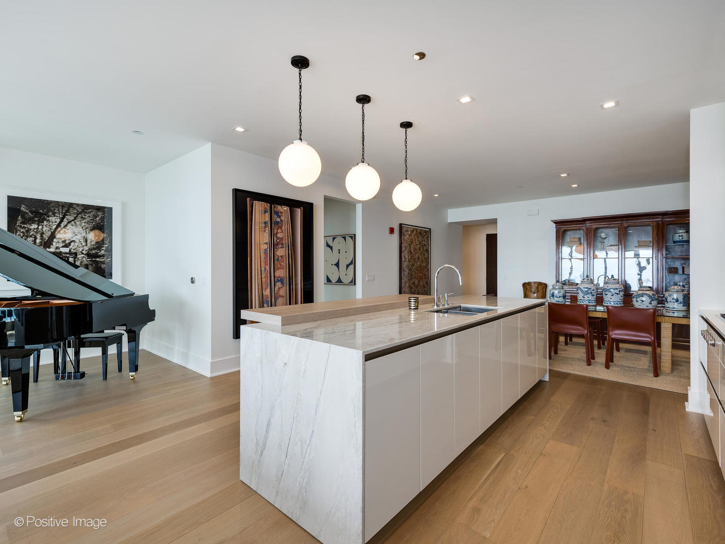 363 E Wacker Drive Unit: 4203