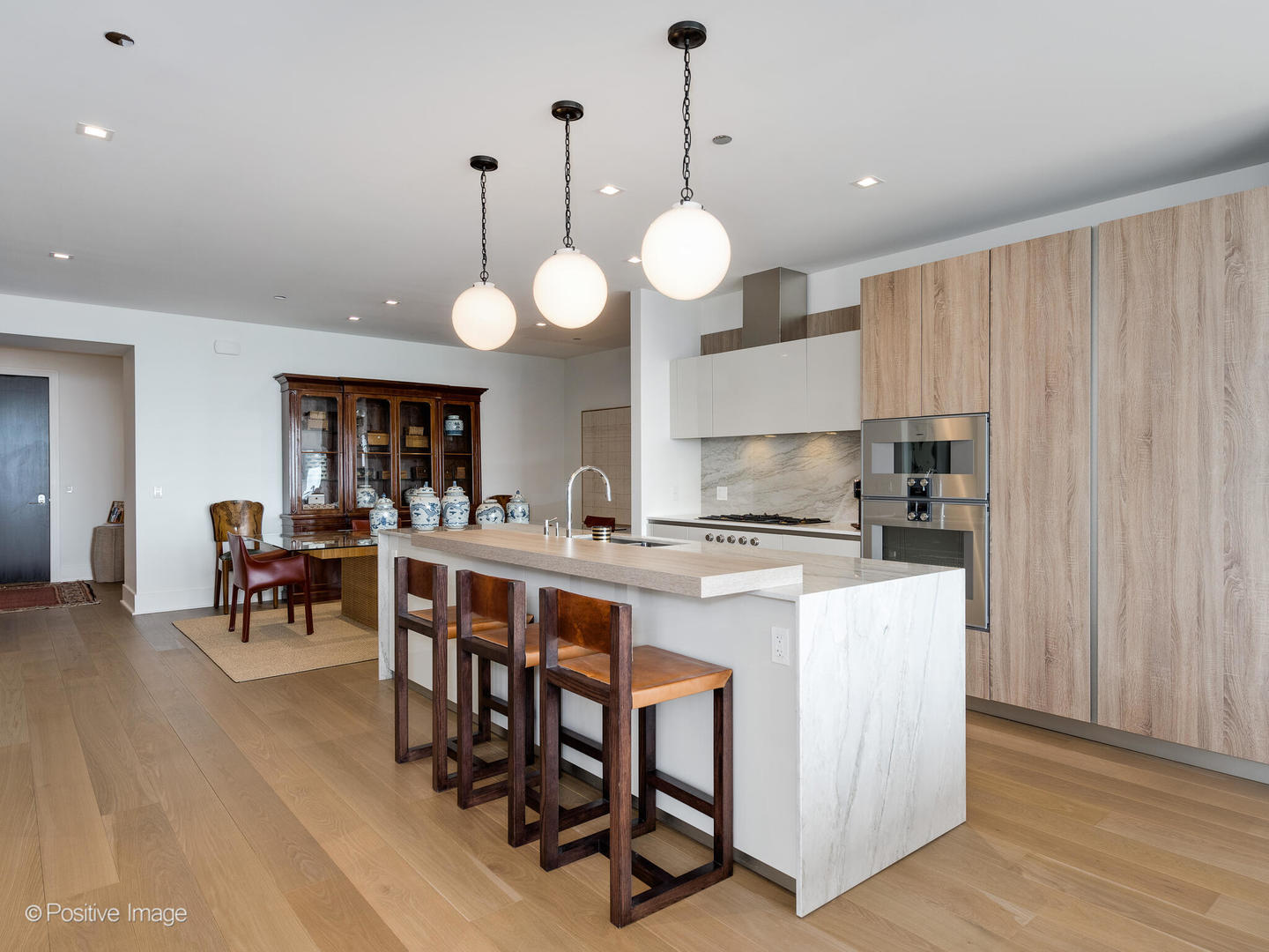 363 E Wacker Drive Unit: 4203