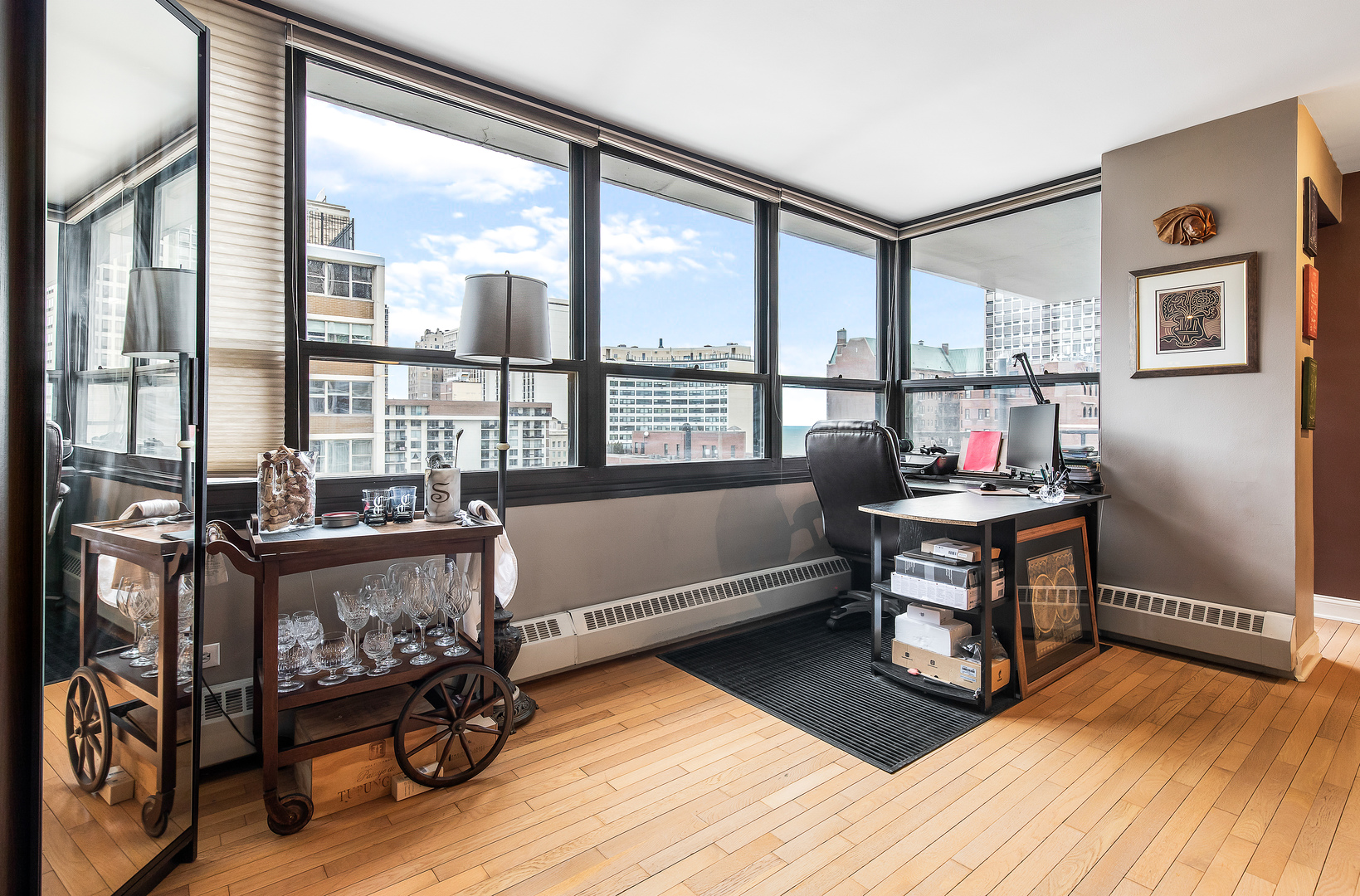 33 E Cedar Street Unit: 19H