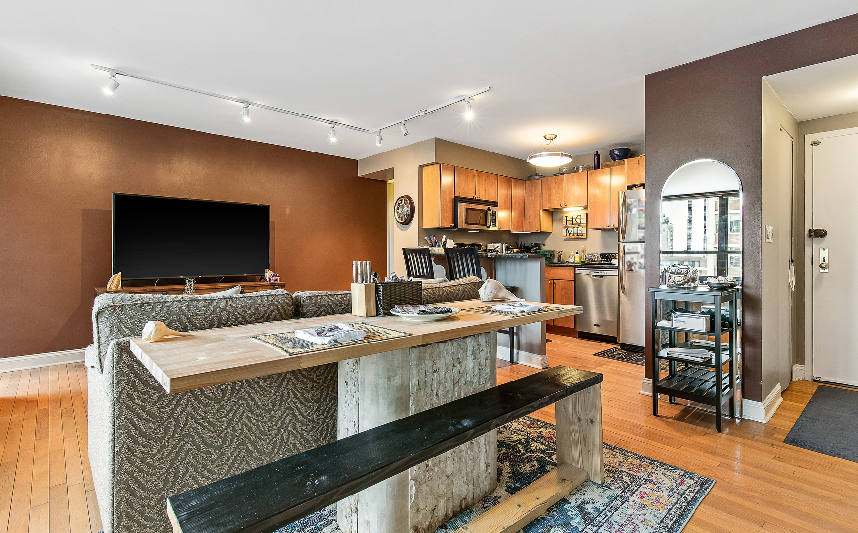 33 E Cedar Street Unit: 19H