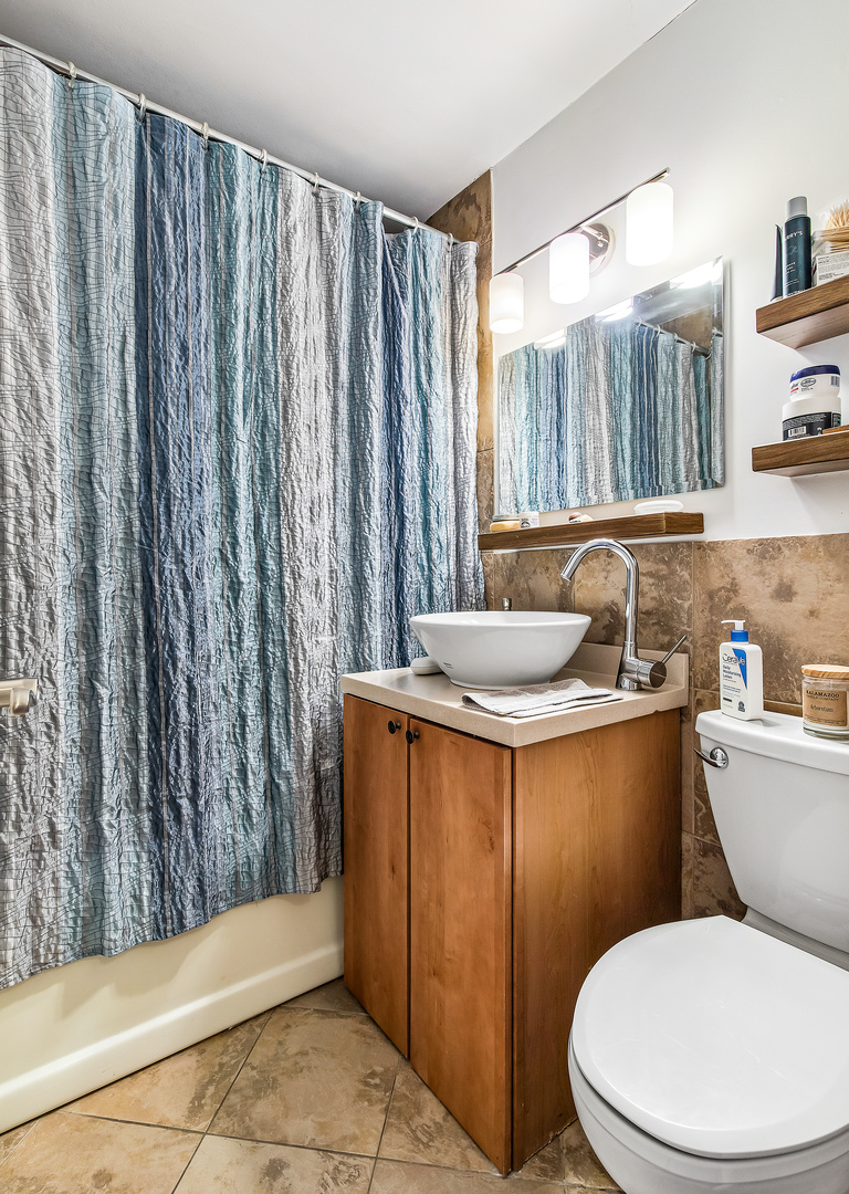 33 E Cedar Street Unit: 19H