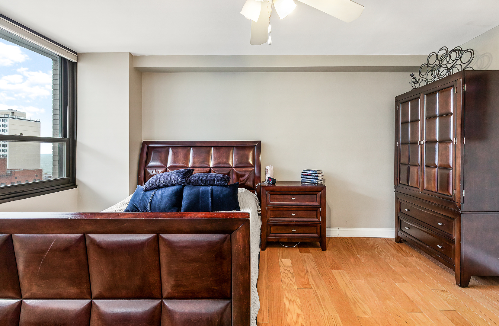 33 E Cedar Street Unit: 19H