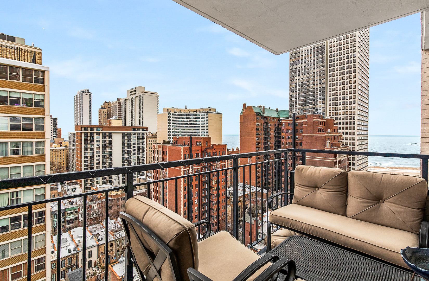 33 E Cedar Street Unit: 19H