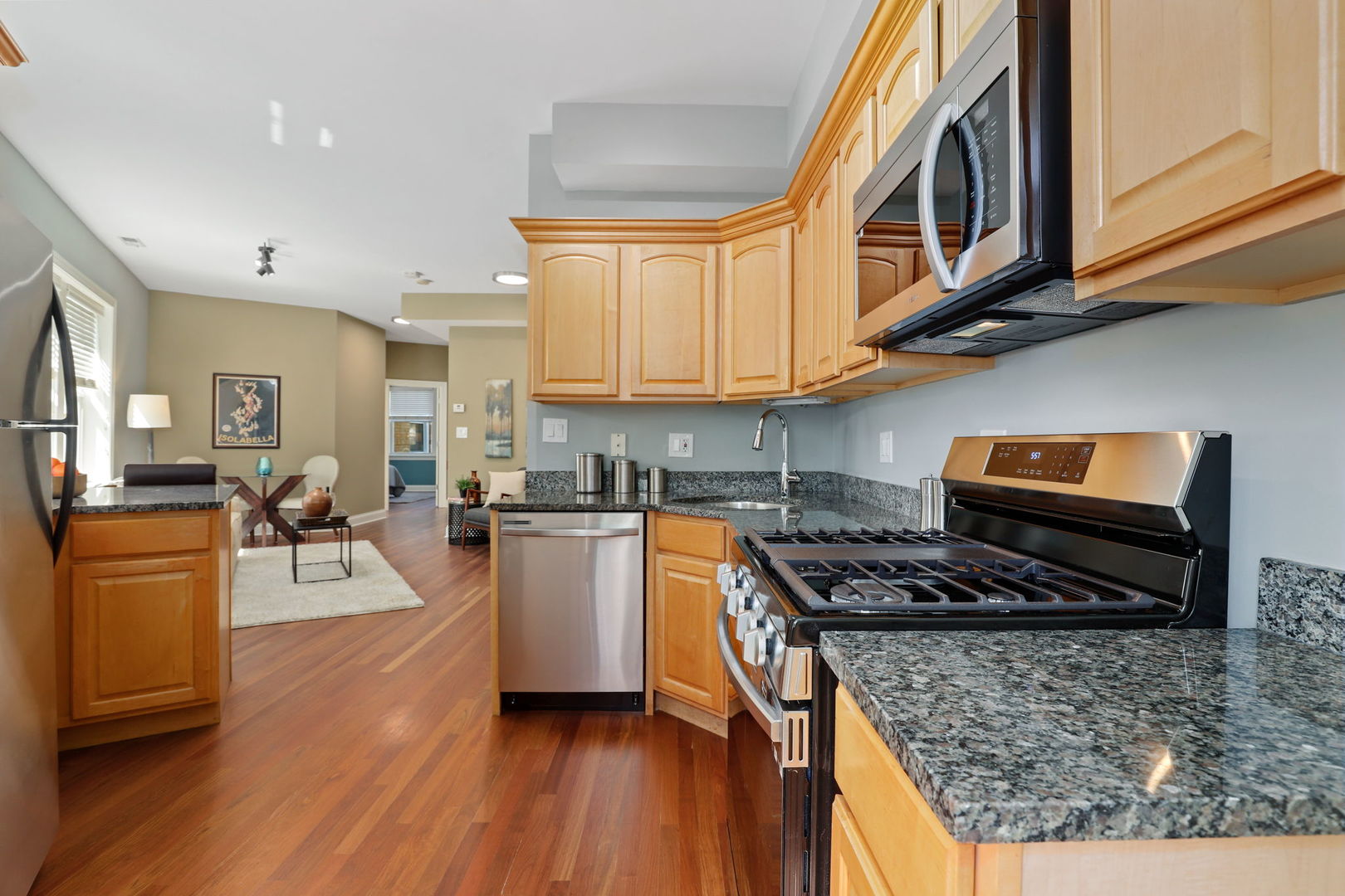 7627 N Greenview Avenue Unit: 3D