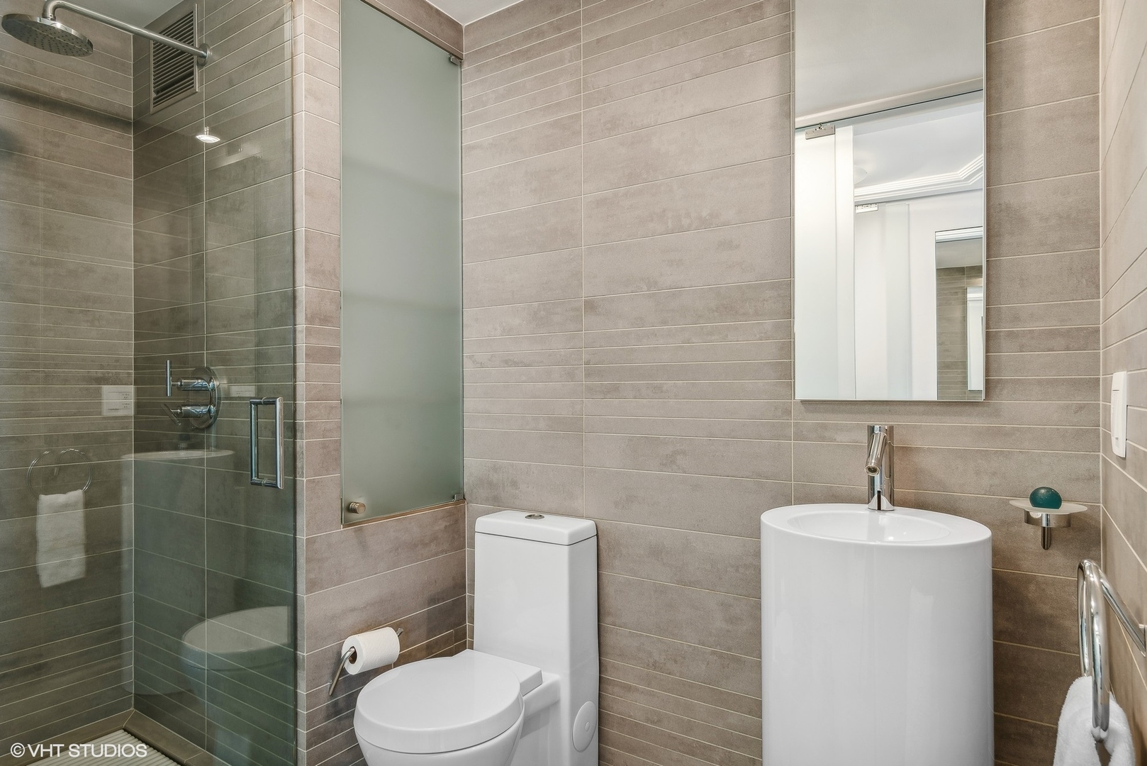 155 N HARBOR Drive Unit: 3003