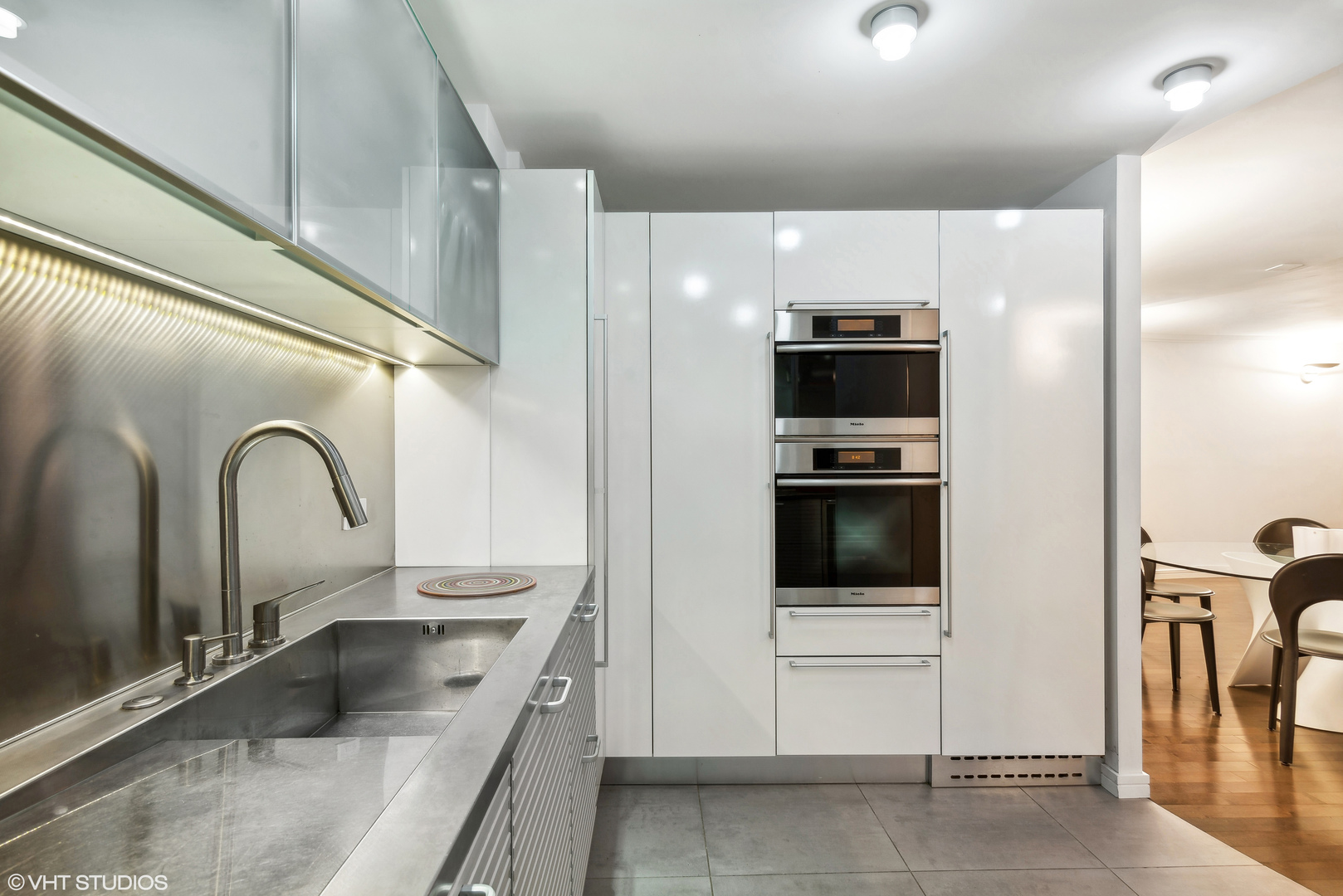 155 N HARBOR Drive Unit: 3003