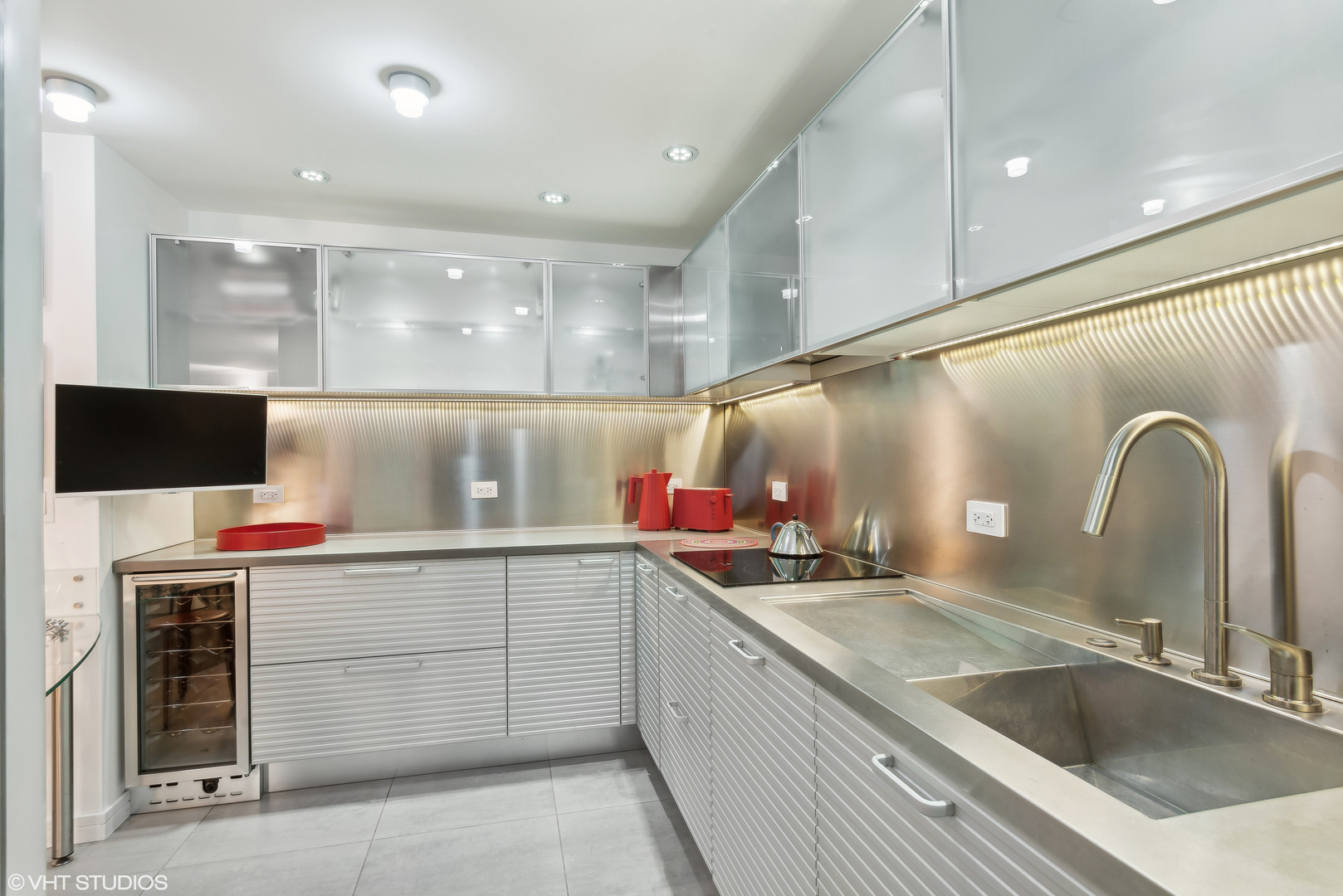 155 N HARBOR Drive Unit: 3003