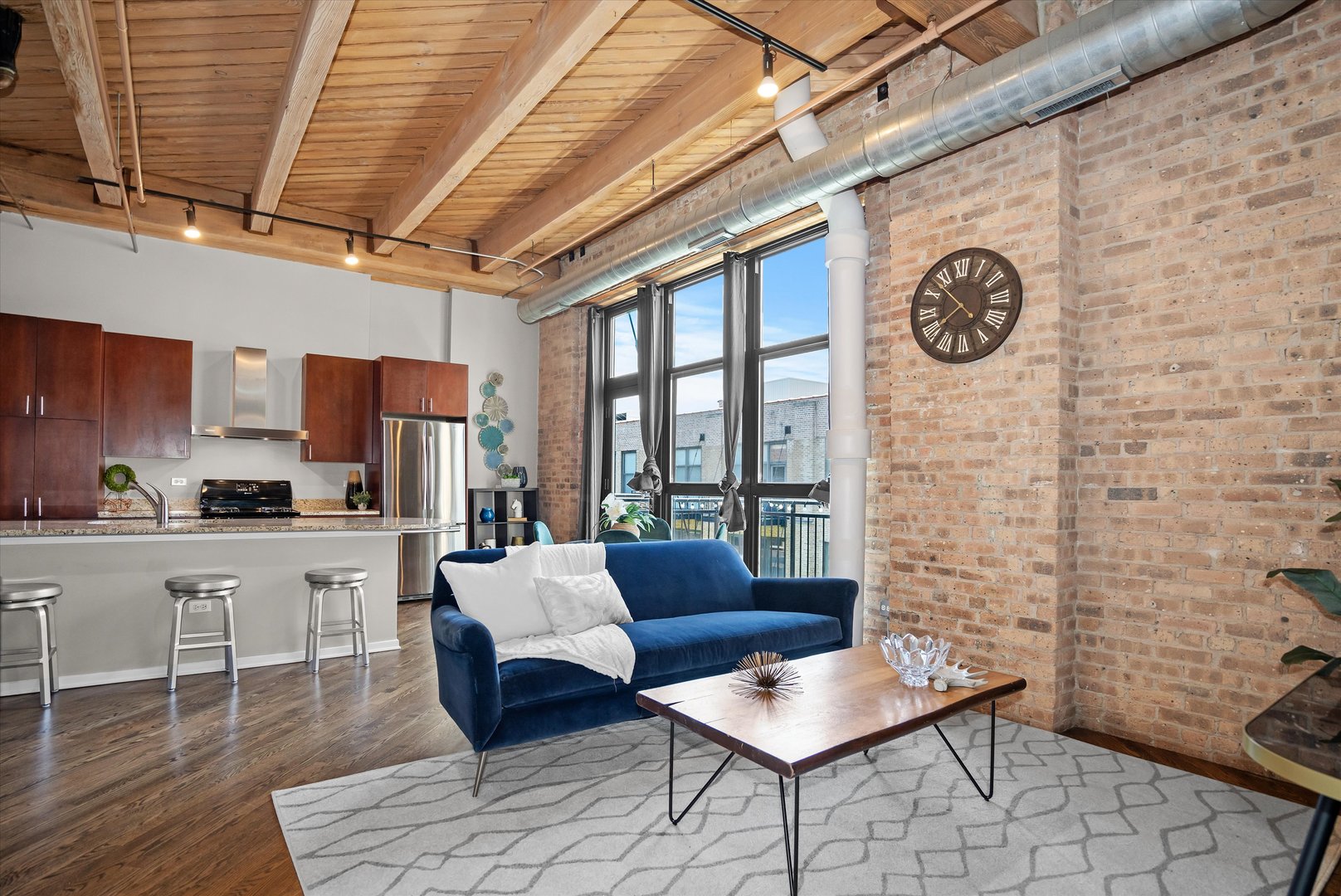 1040 W Adams Street Unit: 420