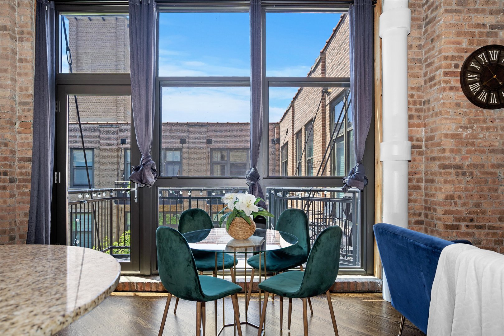 1040 W Adams Street Unit: 420