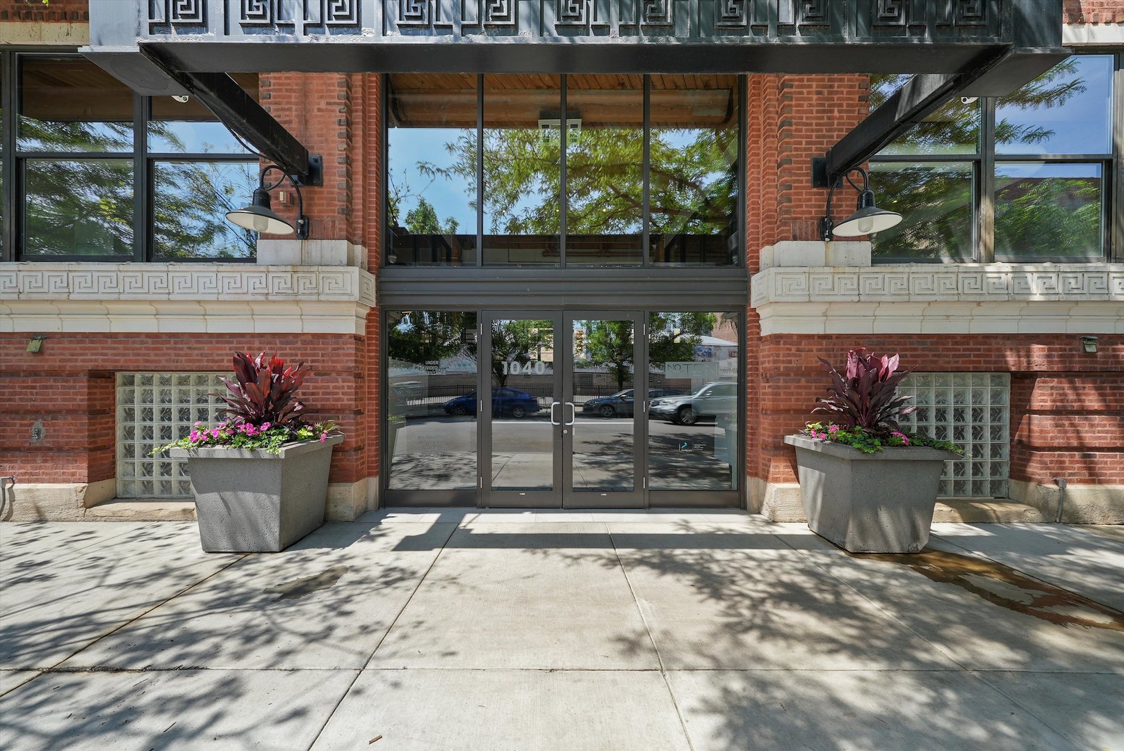 1040 W Adams Street Unit: 420