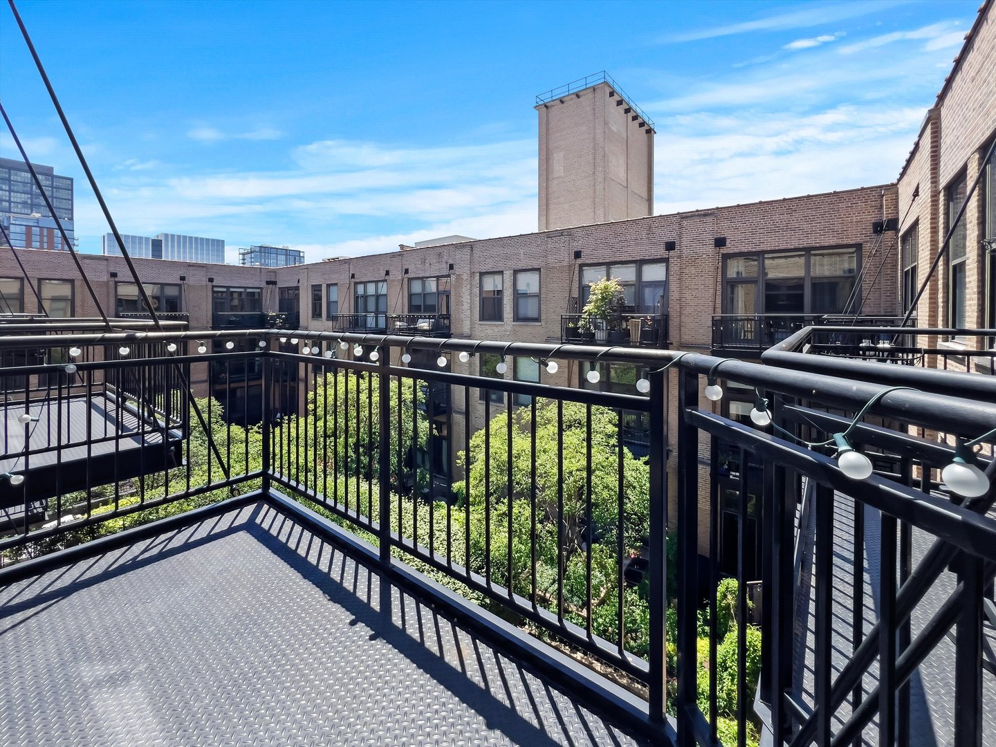 1040 W Adams Street Unit: 420