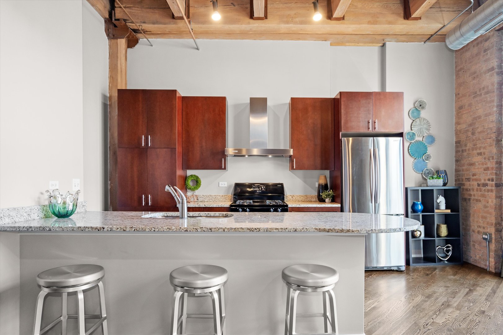 1040 W Adams Street Unit: 420