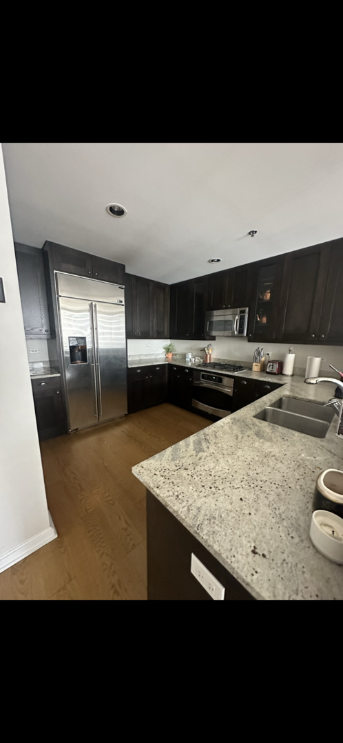 160 E Illinois Street Unit: 2101