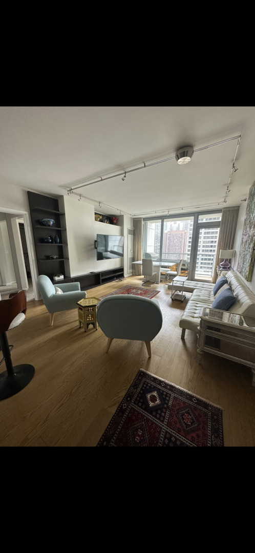 160 E Illinois Street Unit: 2101