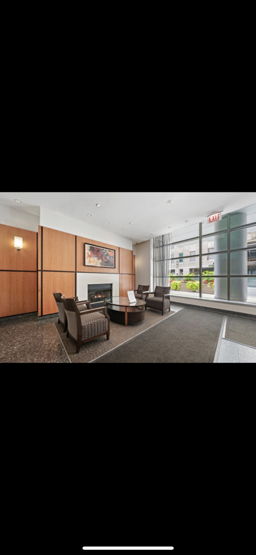 160 E Illinois Street Unit: 2101