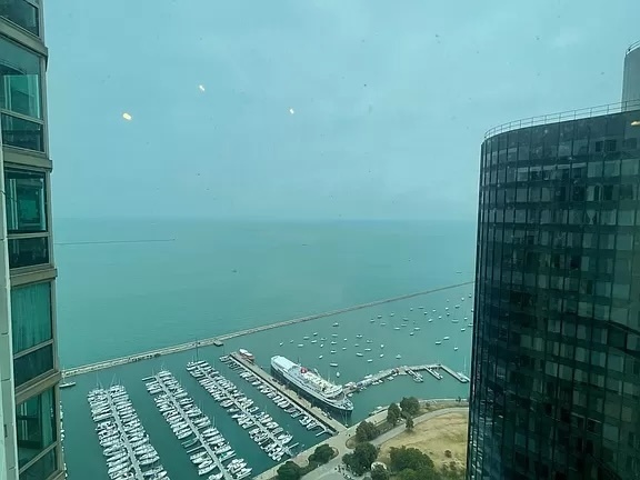 195 N HARBOR Drive Unit: 5105