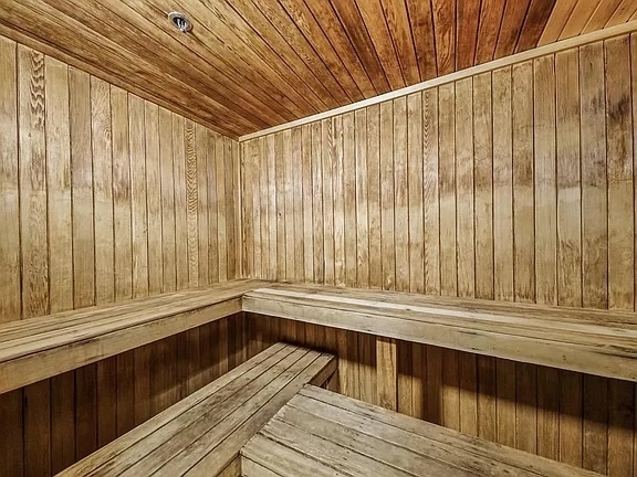 195 N HARBOR Drive Unit: 5105