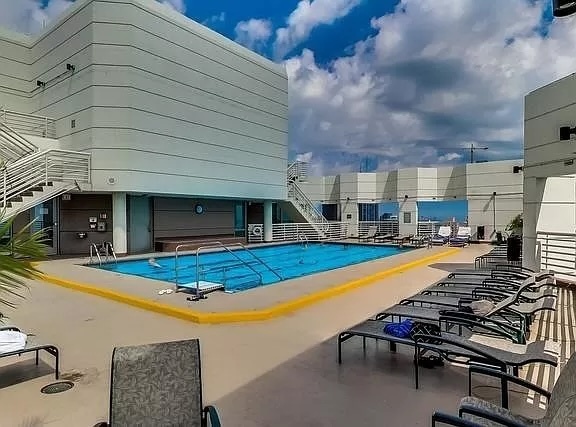 195 N HARBOR Drive Unit: 5105