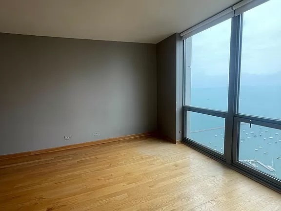 195 N HARBOR Drive Unit: 5105