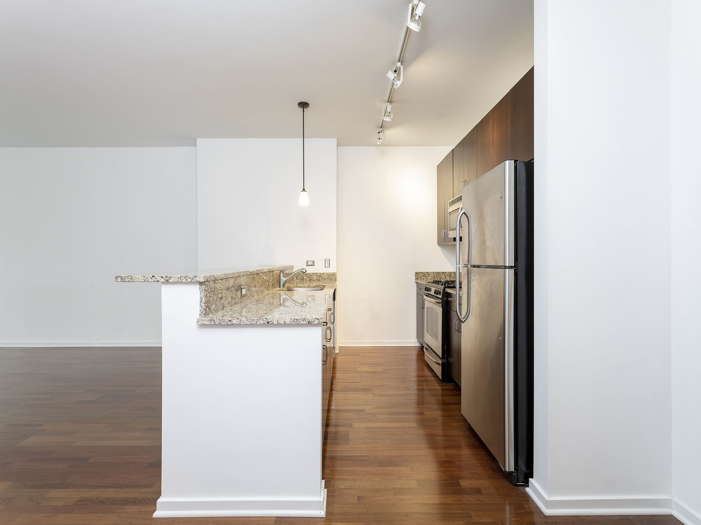 123 S Green Street Unit: 702B