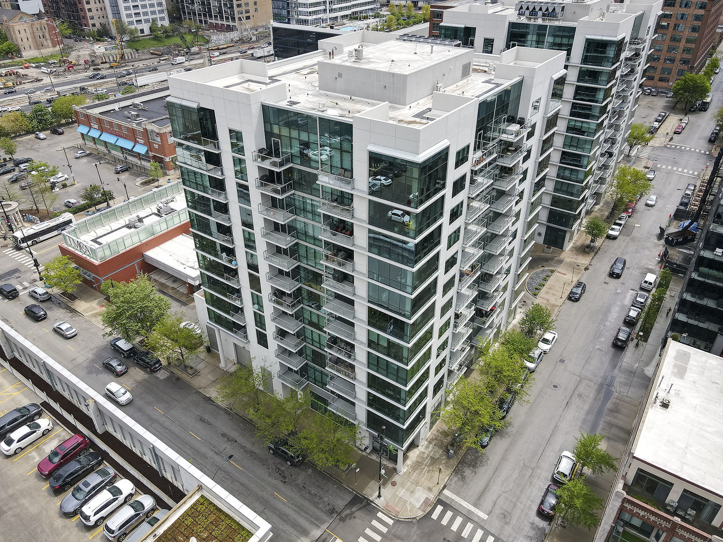 123 S Green Street Unit: 702B