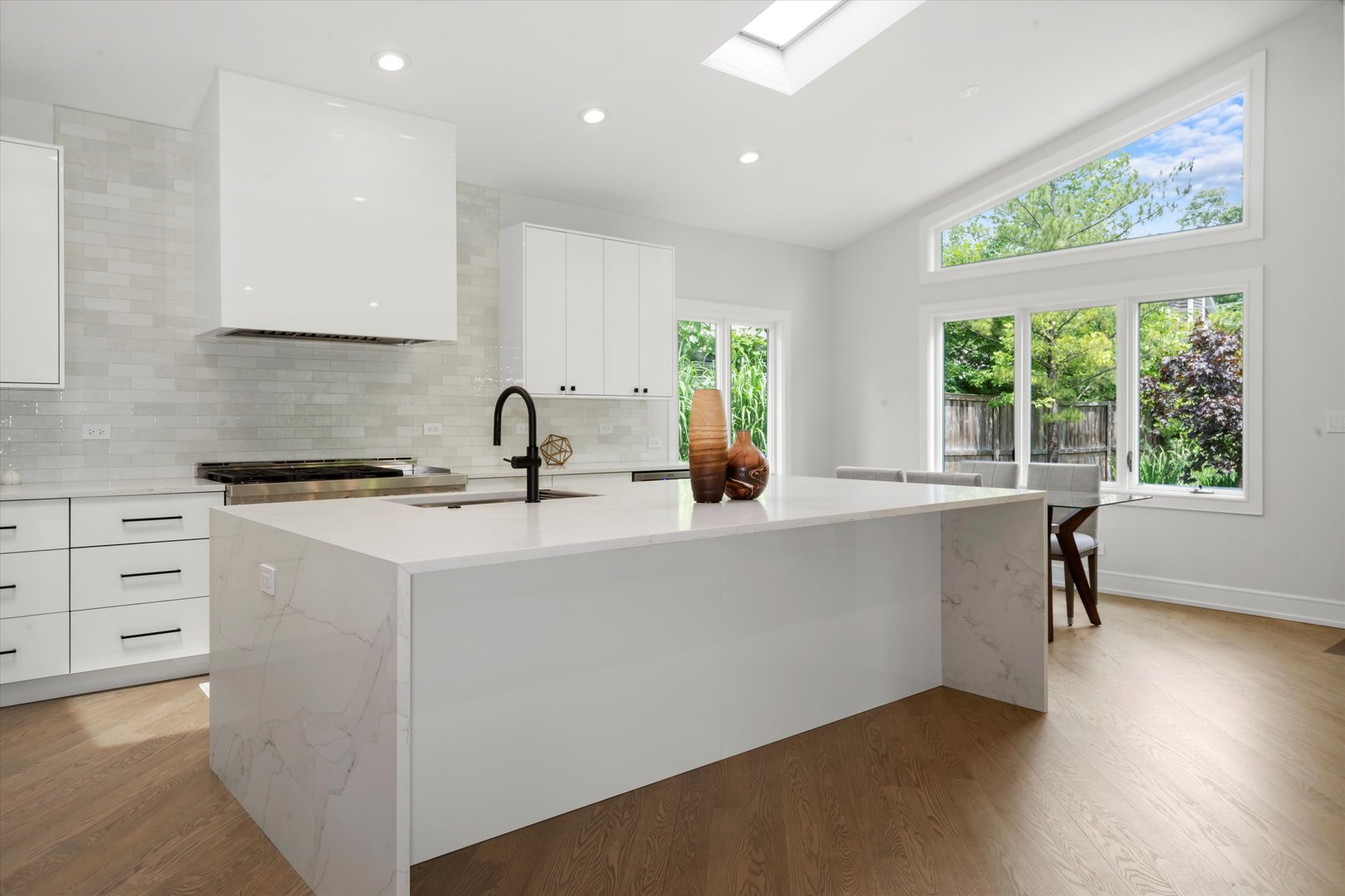 1035 Rosemary Terrace