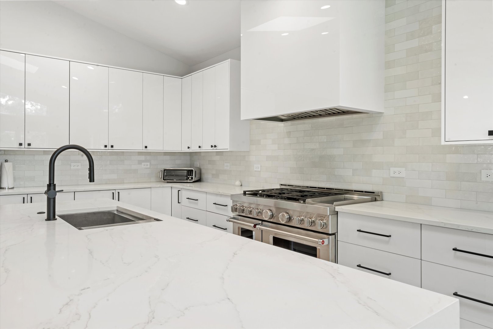 1035 Rosemary Terrace