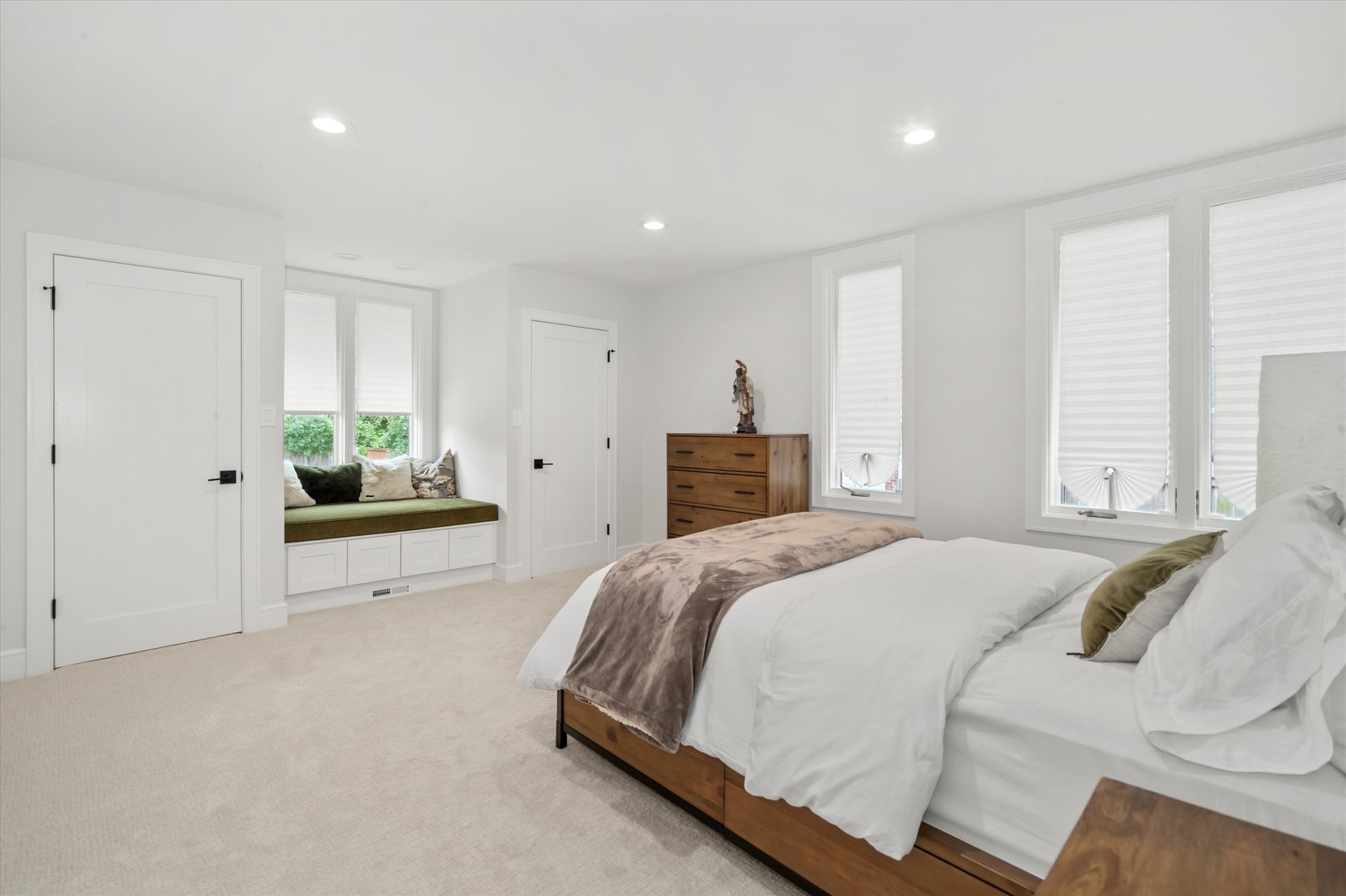 1035 Rosemary Terrace