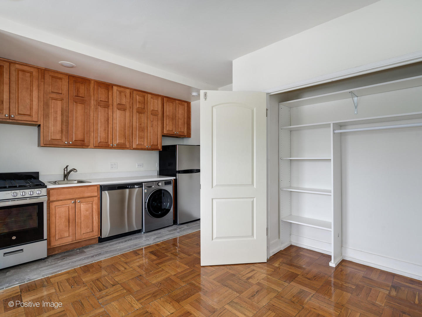 1100 N La Salle Drive Unit: 1415