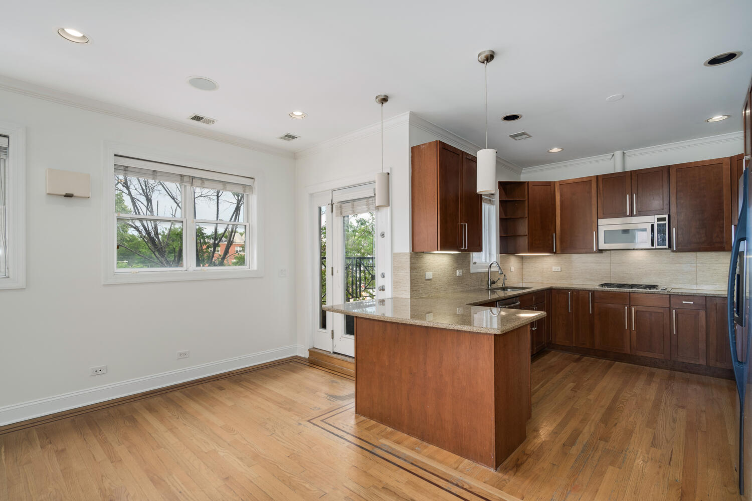 3332 N ASHLAND Avenue Unit: A1