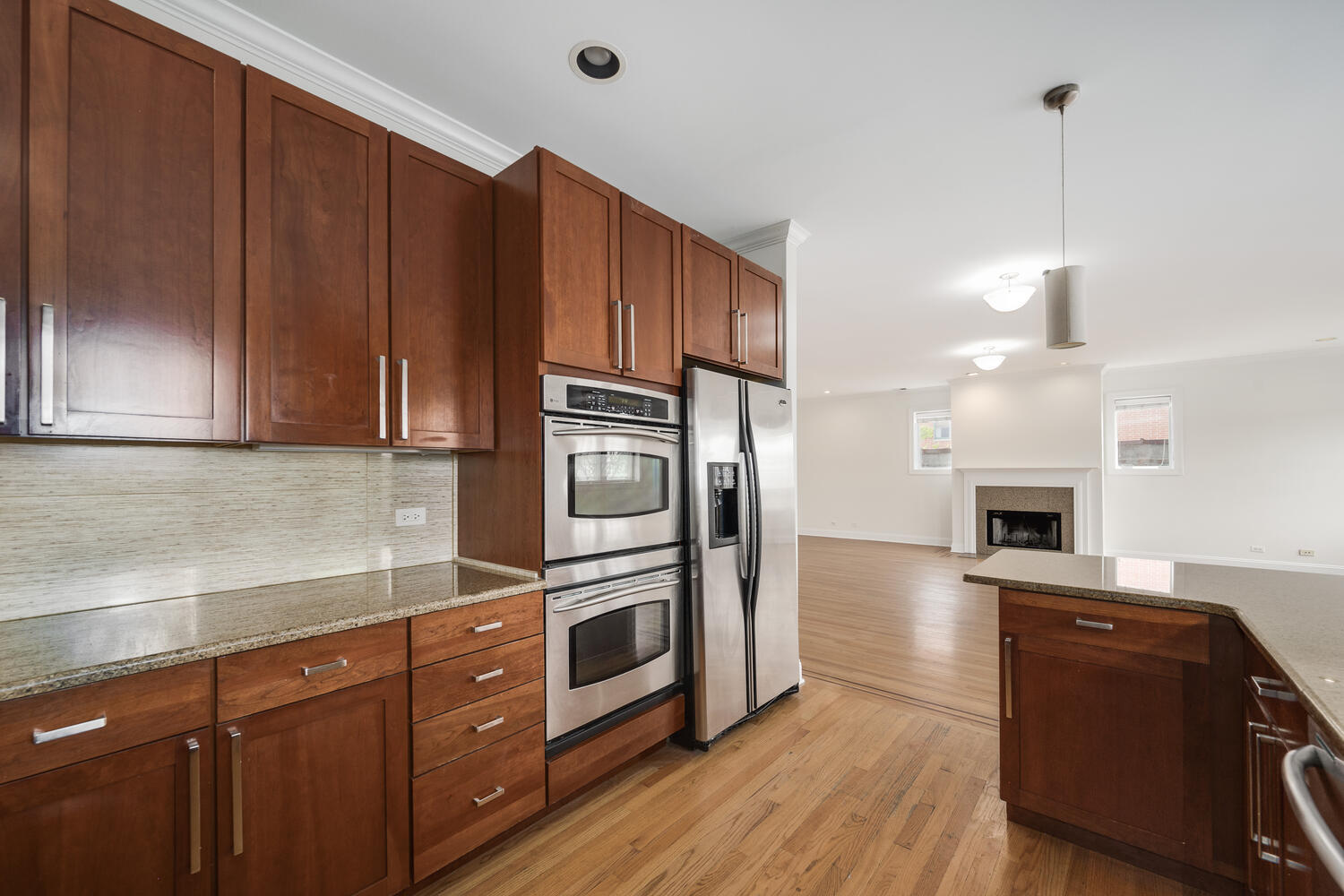 3332 N ASHLAND Avenue Unit: A1