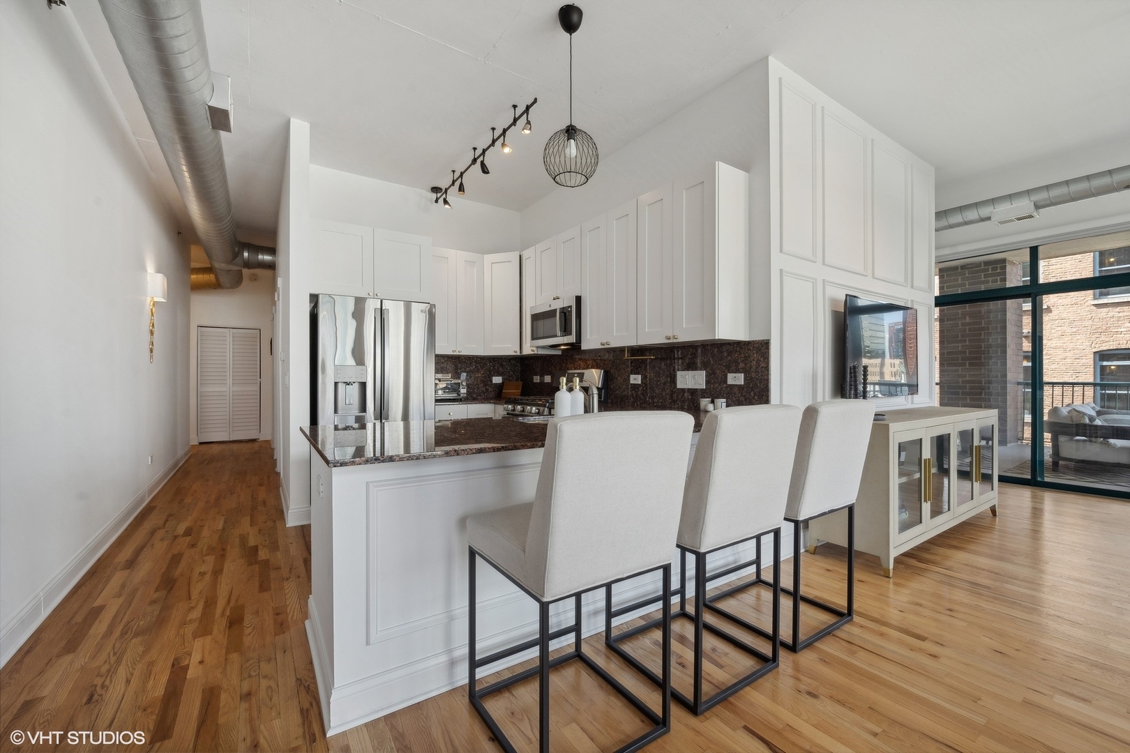 910 W Madison Street Unit: 608