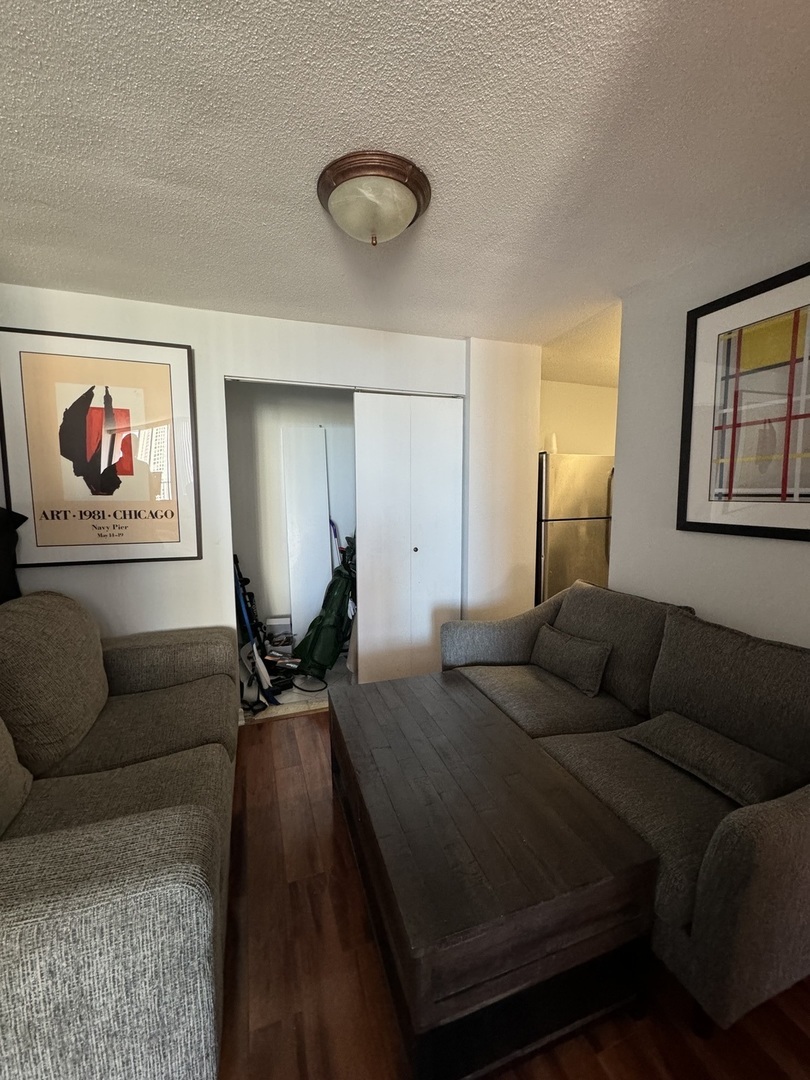 2740 N Pine Grove Avenue Unit: 17A